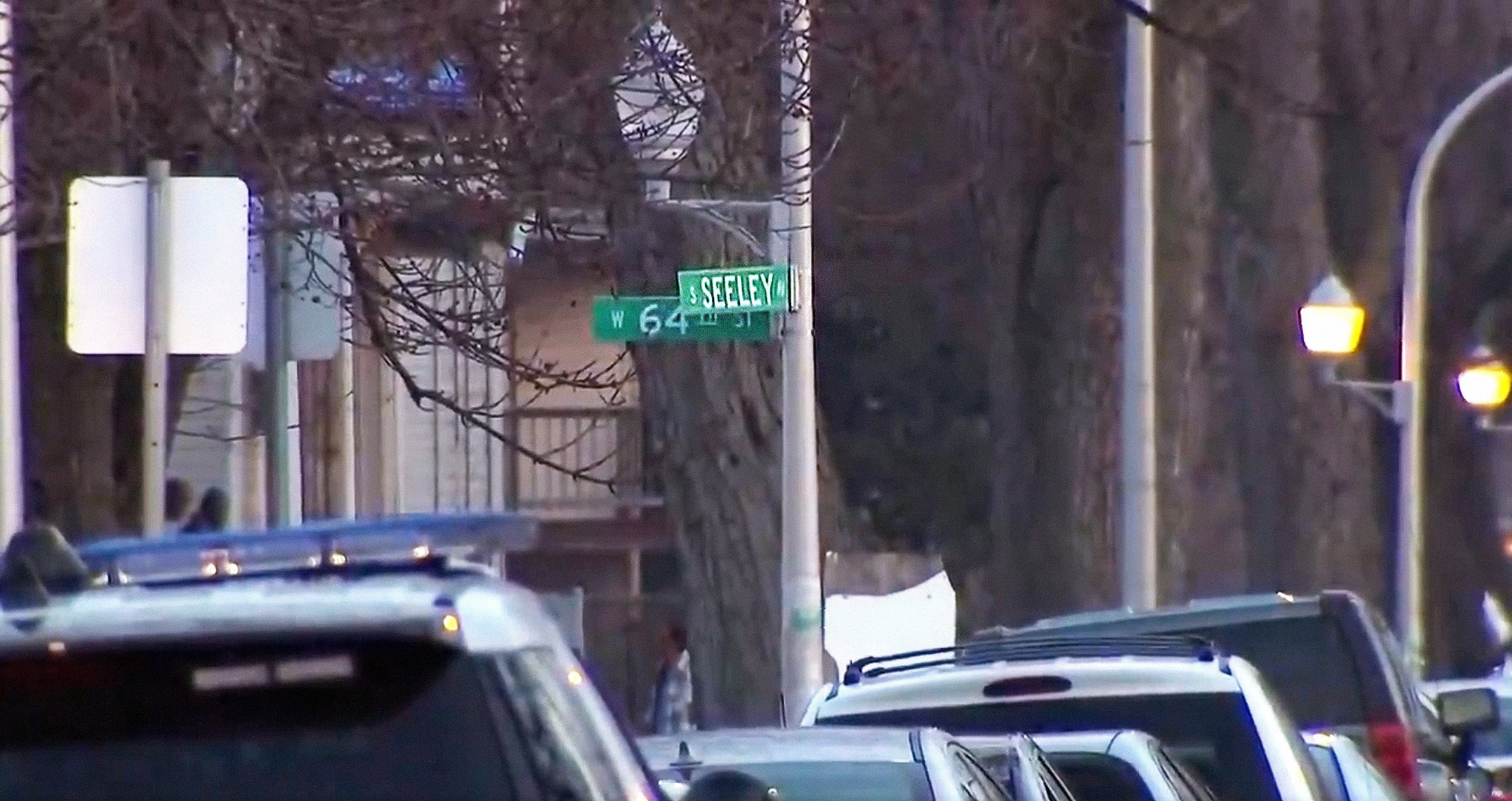 A road sign representing the street where the crime took place | Photo: NBC Chicago
