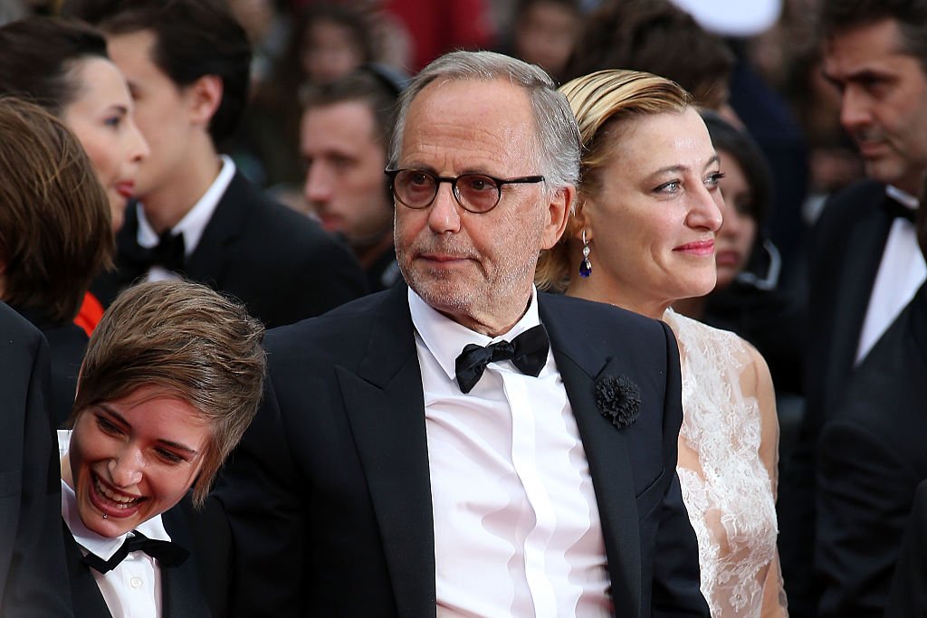 Fabrice Luchini et Valeria Bruni Tedeschi assistent à la première de 'Slack Bay (Ma Loute)' lors du 69e Festival de Cannes au Palais des Festivals, le 13 mai 2016 à Cannes. | Photo : Getty Images