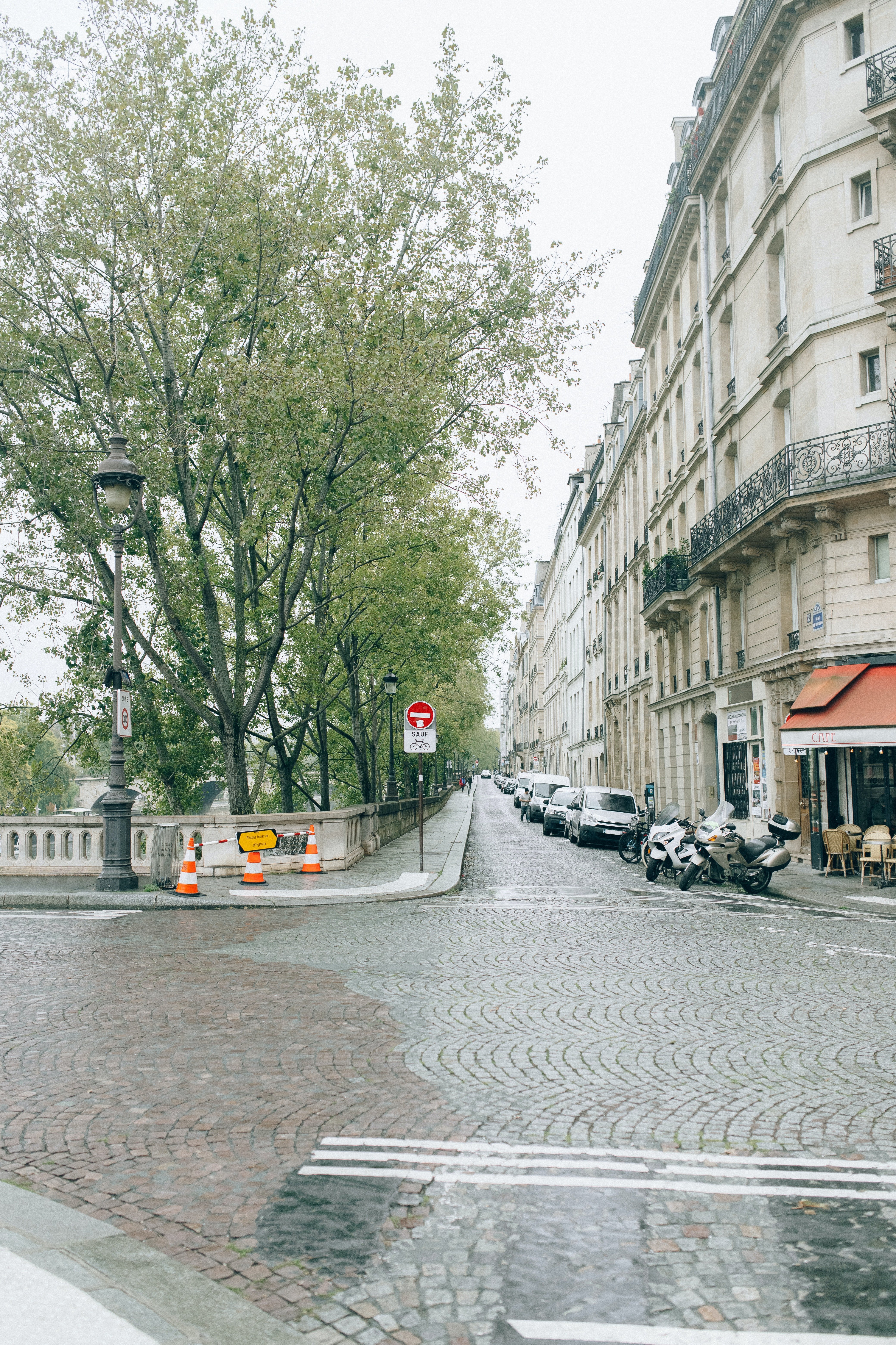 Kathy didn't head home after school | Photo: Pexels