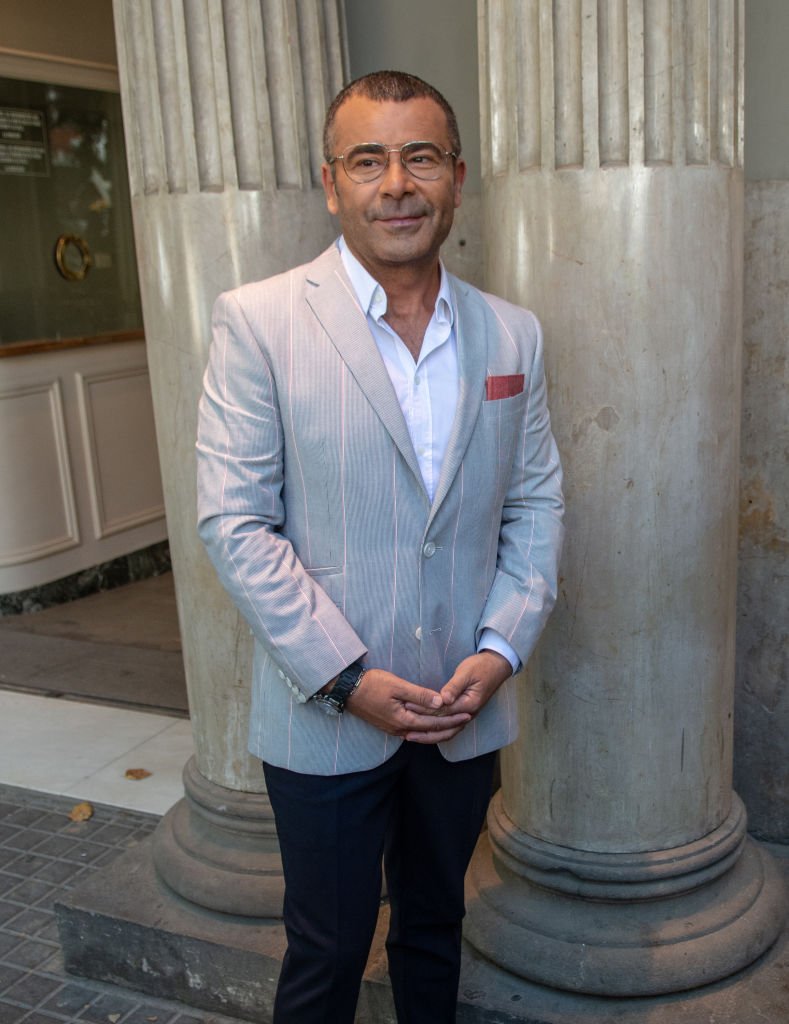 Jorge Javier Vázquez posa para la prensa durante la presentación de "Grandes Éxitos".| Fuente: Getty Images Jorge Javier Vázquez posa para la prensa durante la presentación de "Grandes Éxitos".| Fuente: Getty Images