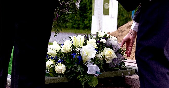 Lors d'un funerailles. | Photo : Pixabay