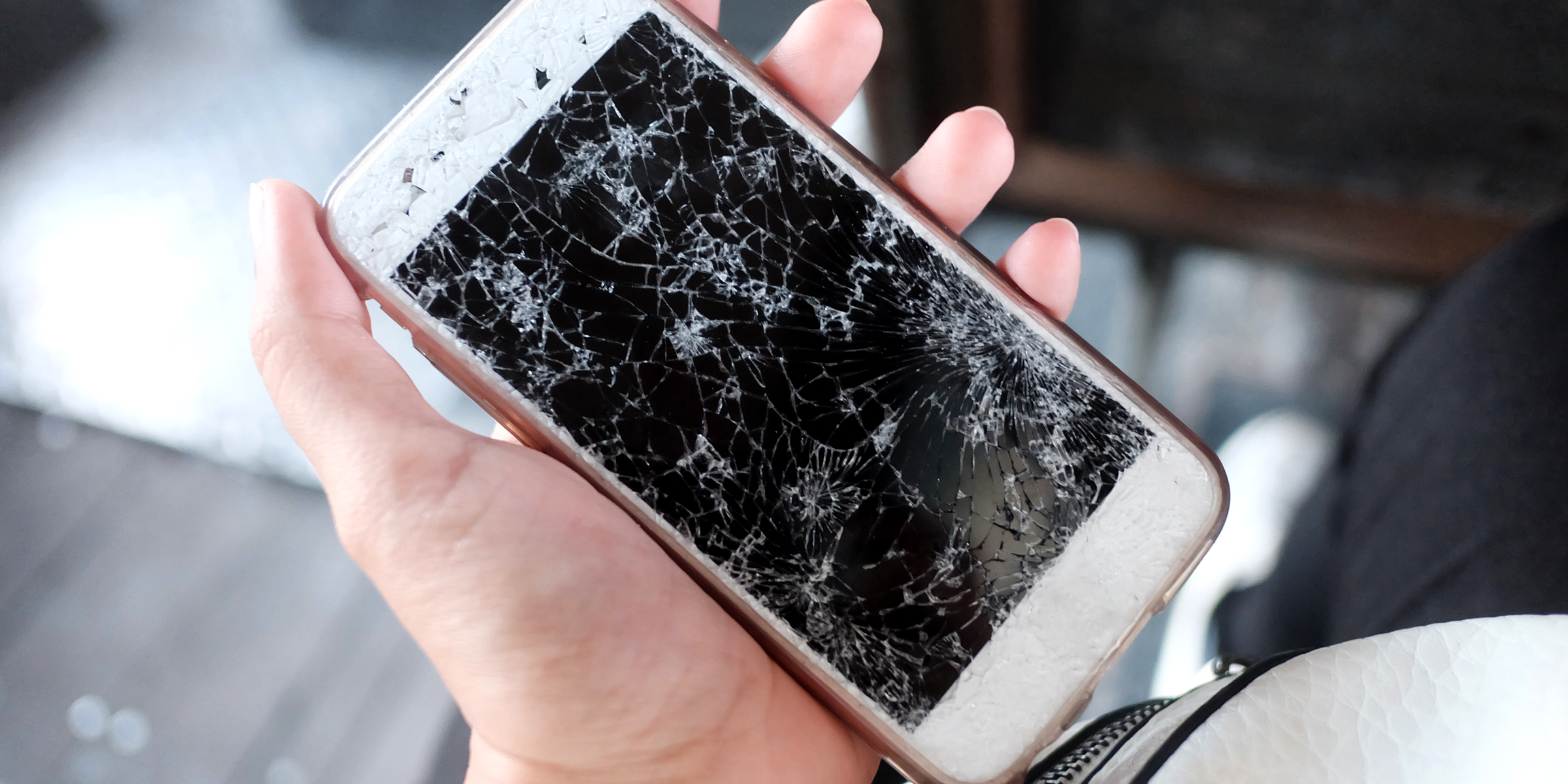 A phone with a cracked screen | Source: Shutterstock