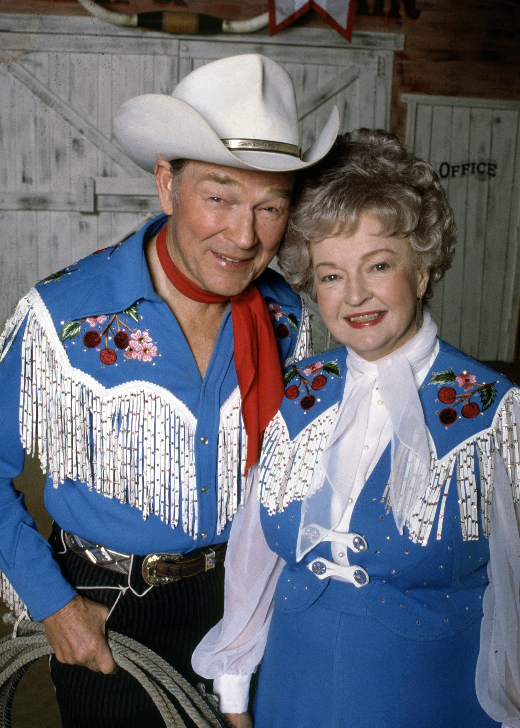 Roy Rogers and Dale Evans inside the 'Roy Rogers Museum', February 6, 1986 in Victorville, California. | Source: Getty Images