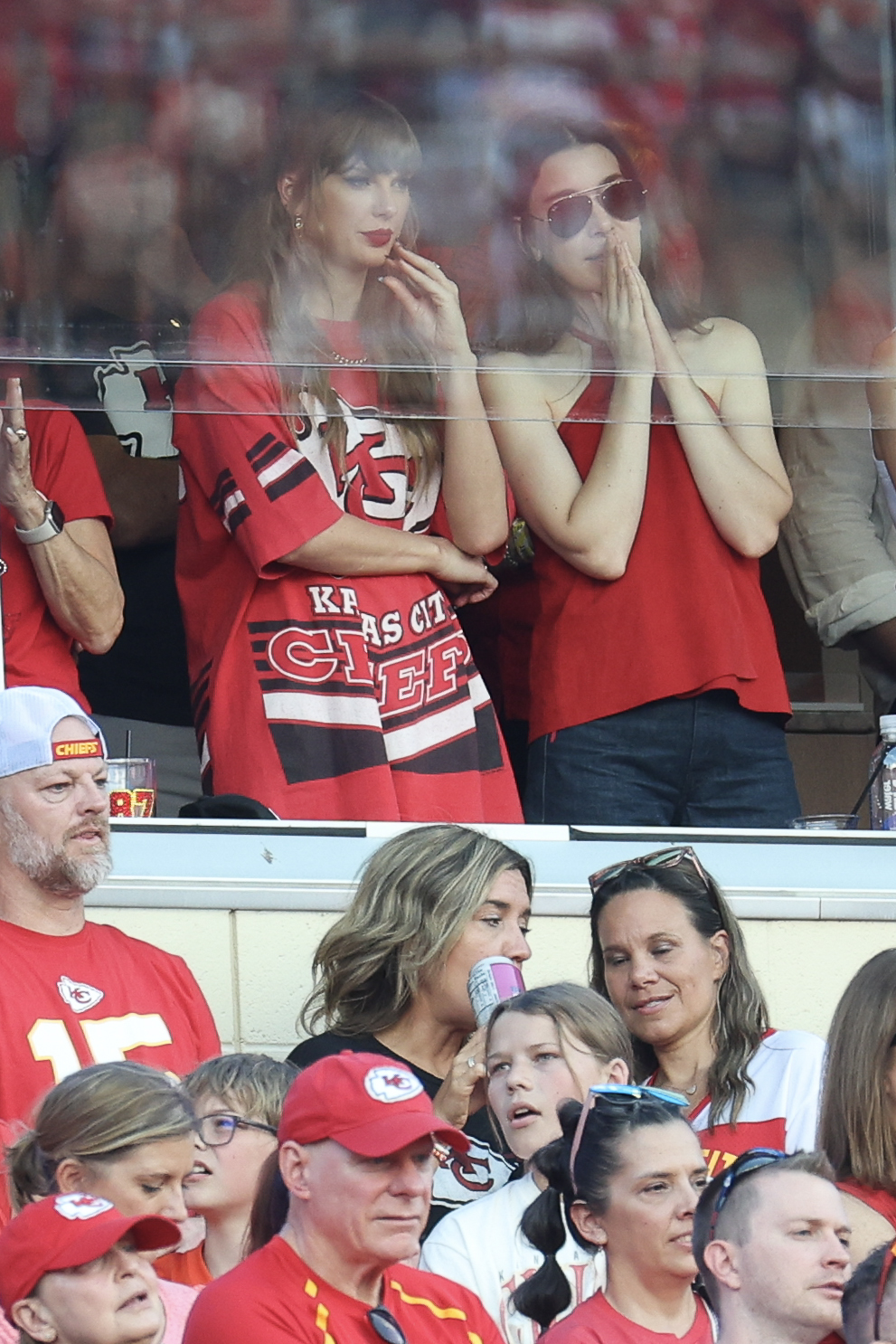 Taylor Swift watches an NFL game between the Cincinnati Bengals and Kansas City Chiefs on September 15, 2024 | Source: Getty Images