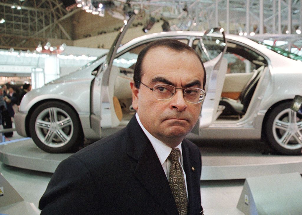 Carlos Ghosn, expresidente de Nissan, en el 33º Salón del Automóvil, el 20 de octubre de 1999 en Tokio, Japón. | Foto: Getty Images