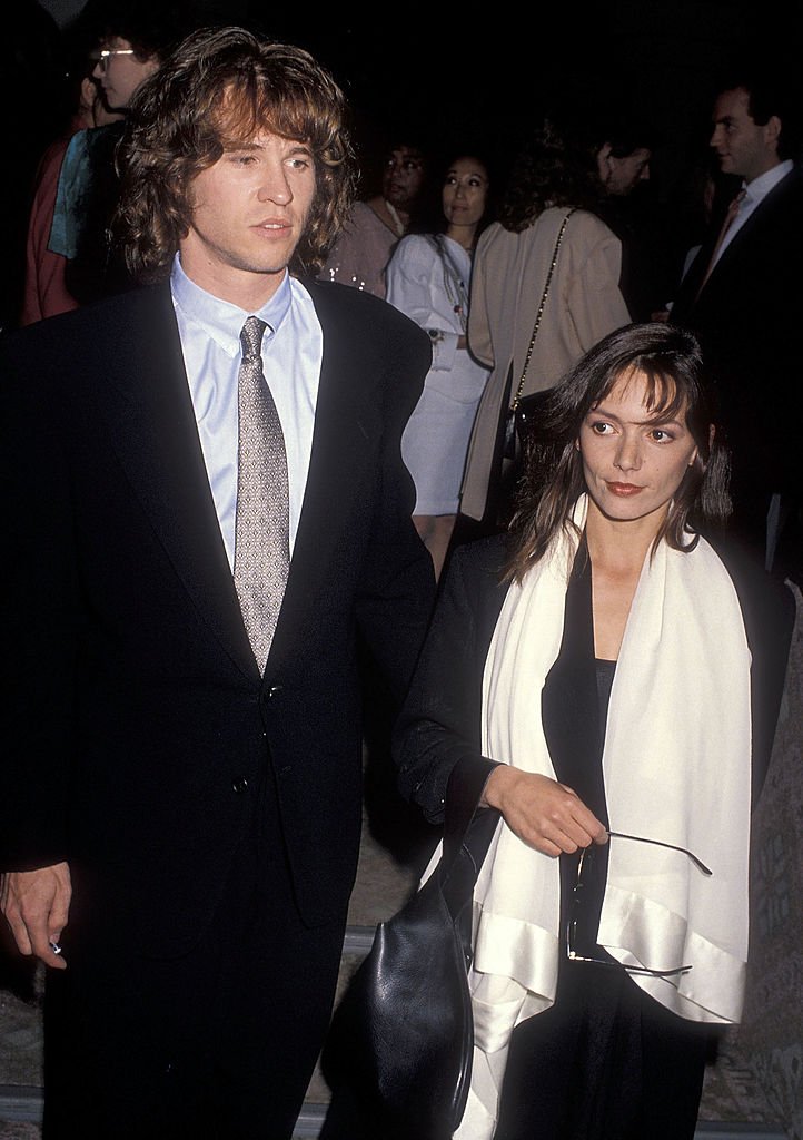 Actor Val Kilmer and actress Joanna Whalley on May 2, 1990 at the Beverly Hilton Hotel in Beverly Hills, California. | Source: Getty Images