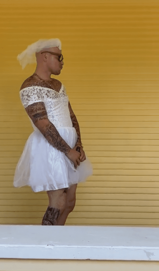 A groomsman dressed up as a bride readies himself for a hilarious first-look prank | Photo: TikTok/j_fama