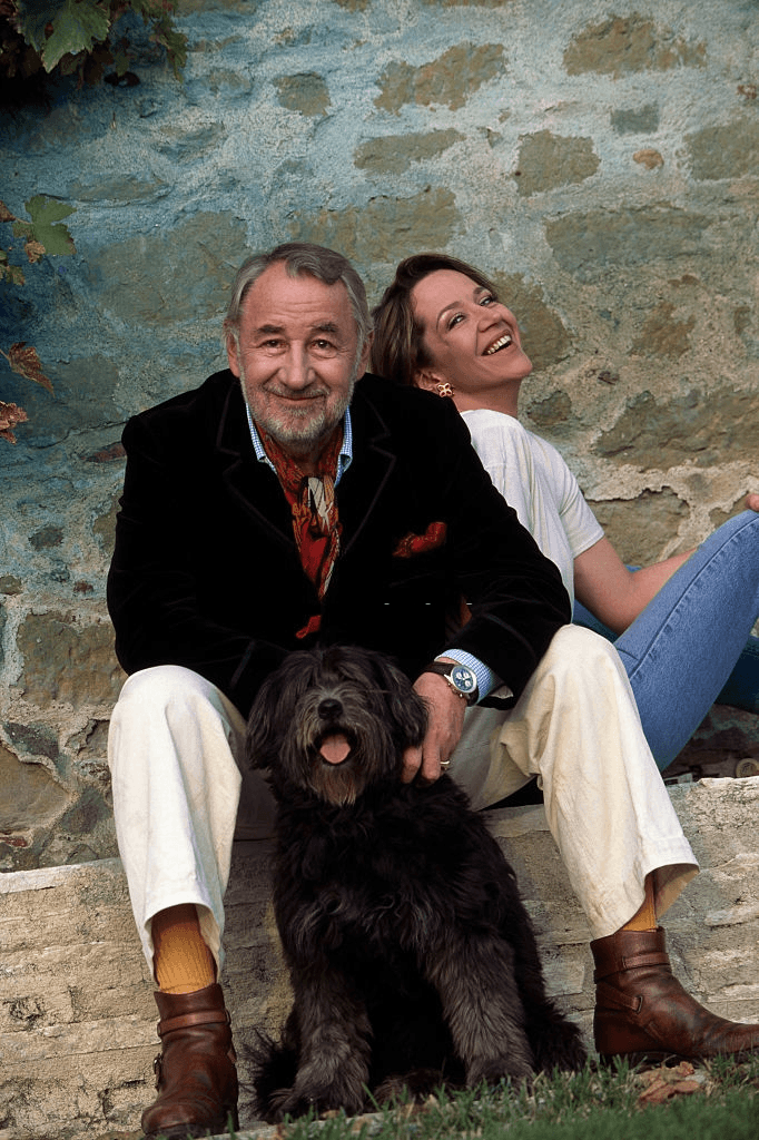 L'acteur français Philippe Noiret et sa fille Frédérique Noiret, à leur domicile à Montréal, autour de Carcassone. (Source : Getty Images)