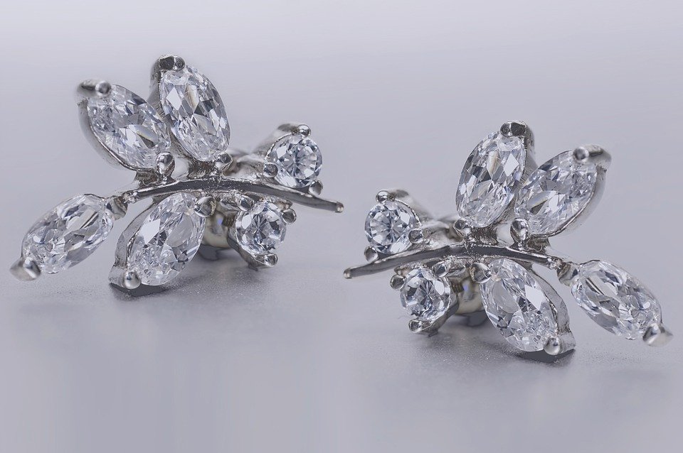Nestled inside were diamond earrings | Source: Unsplash