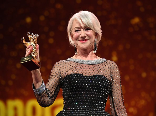 Helen Mirren receiving the Golden Honorary Bear on February 27, 2020. | Photo: Getty Images