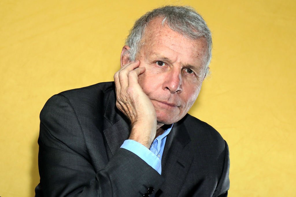 Le journaliste Patrick Poivre d'Arvor pose lors d'une séance de portrait à Paris, France, le 20/01/2021. | Photo : Getty Images