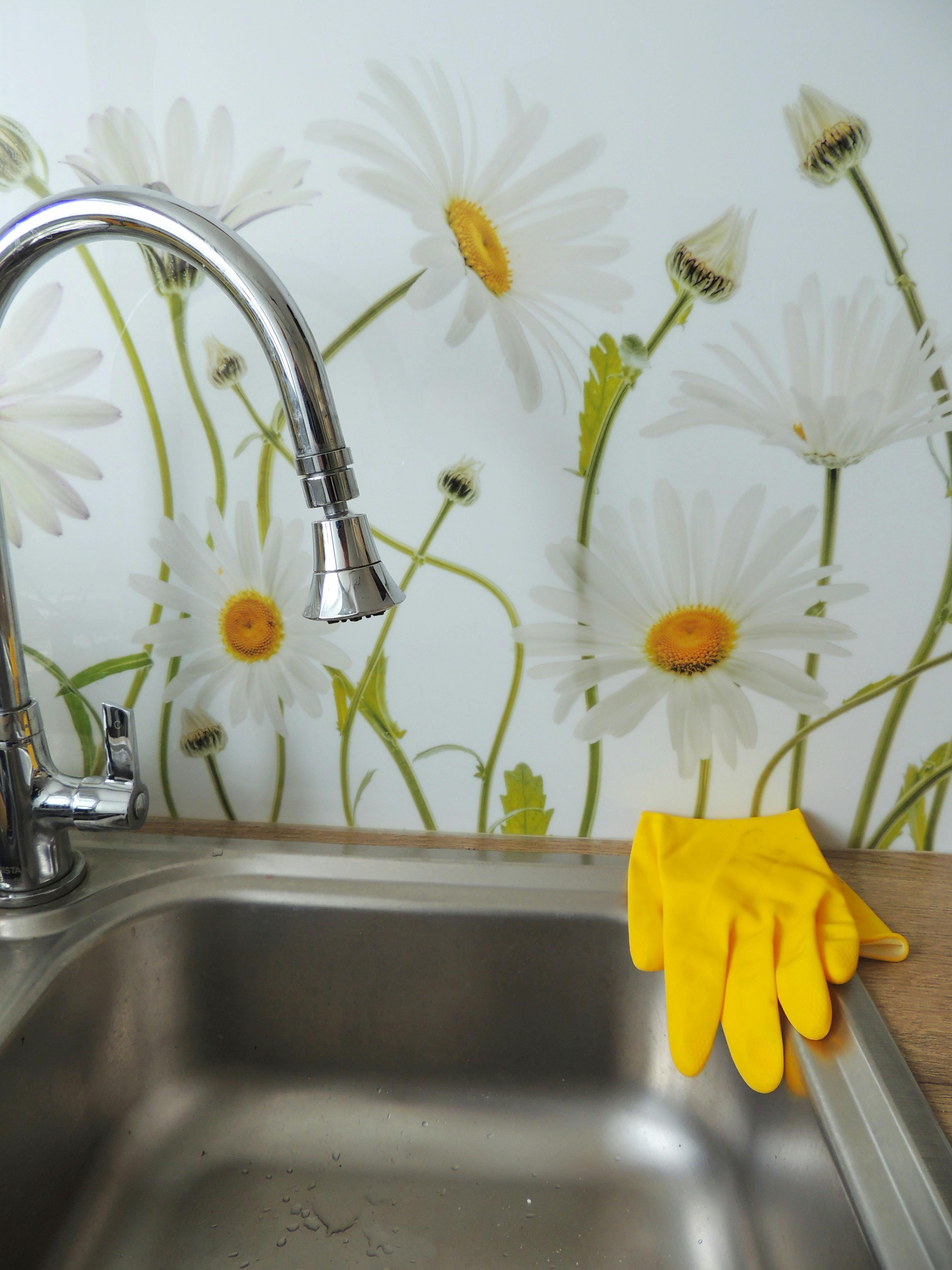 A neat and tidy kitchen sink | Source: Pexels