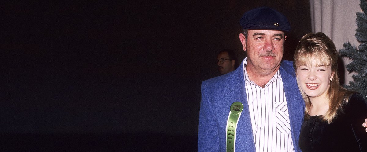 Singer LeAnn Rimes and father Wilbur Rimes attend the 65th Annual Hollywood Christmas Parade on December 1, 1996 at KTLA Studios | Photo: Getty Images