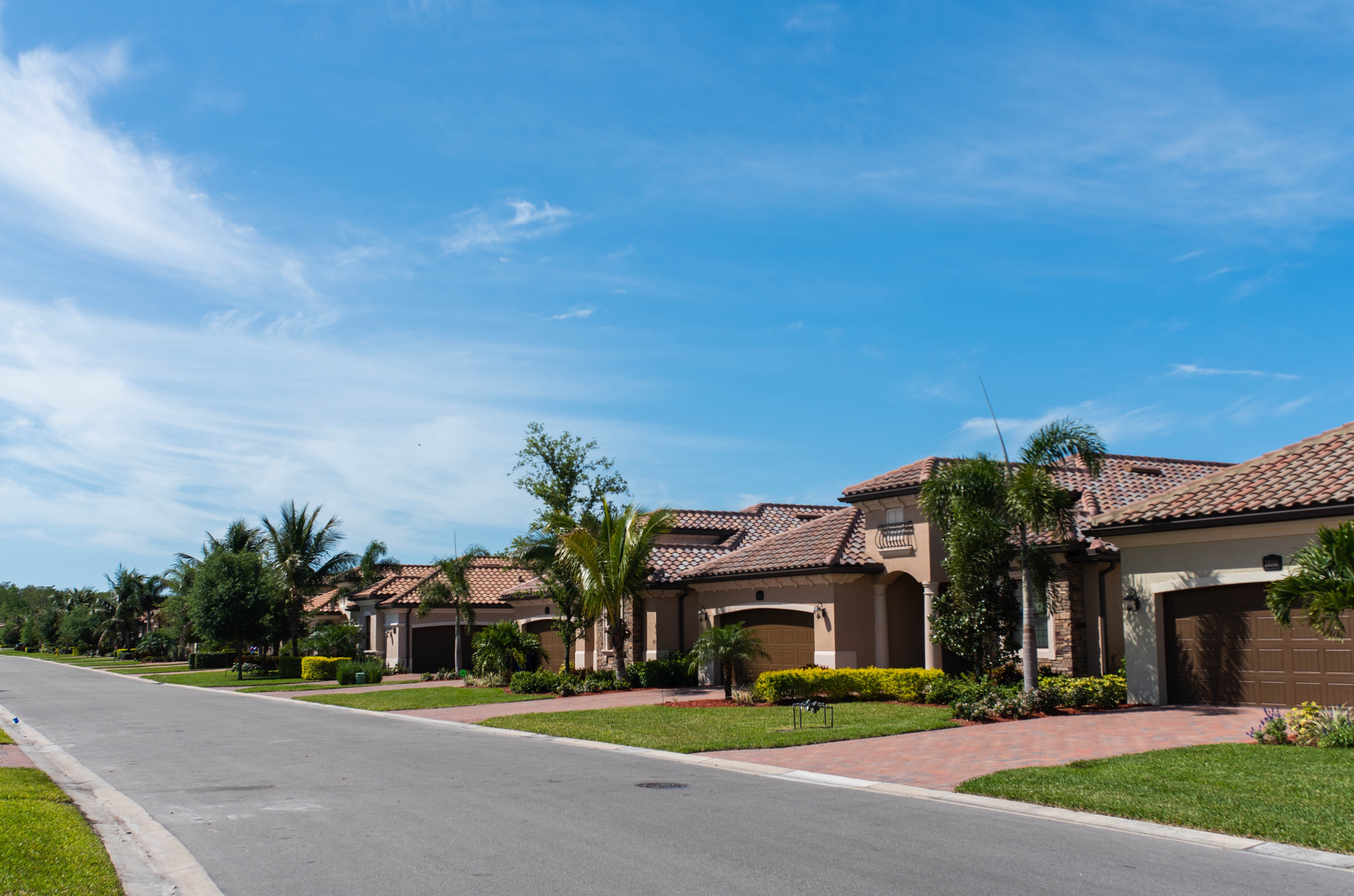 They moved into their identical houses when they were newlyweds. | Source: Unsplash