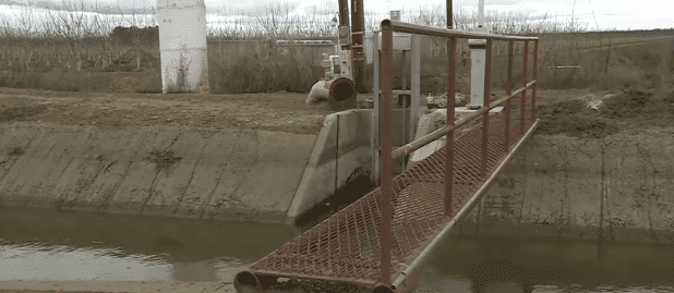 Bridge crossing over the canal. | Source: YouTube/KPIX CBS SF Bay Area