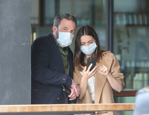 Ben Affleck and Ana de Armas are seen on April 18, 2020 in Los Angeles, California. | Photo: Getty Images