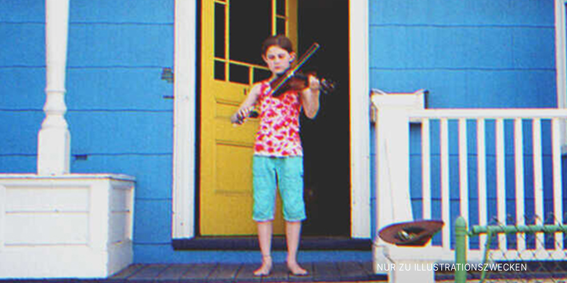 Mädchen spielt Geige | Quelle: Flickr/bombardie