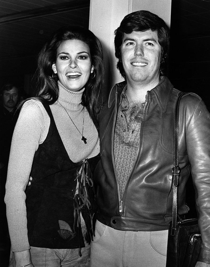 Raquel Welch, with her husband, Patrick Curtis, in London, on January 8, 1971. | Source: Getty Images