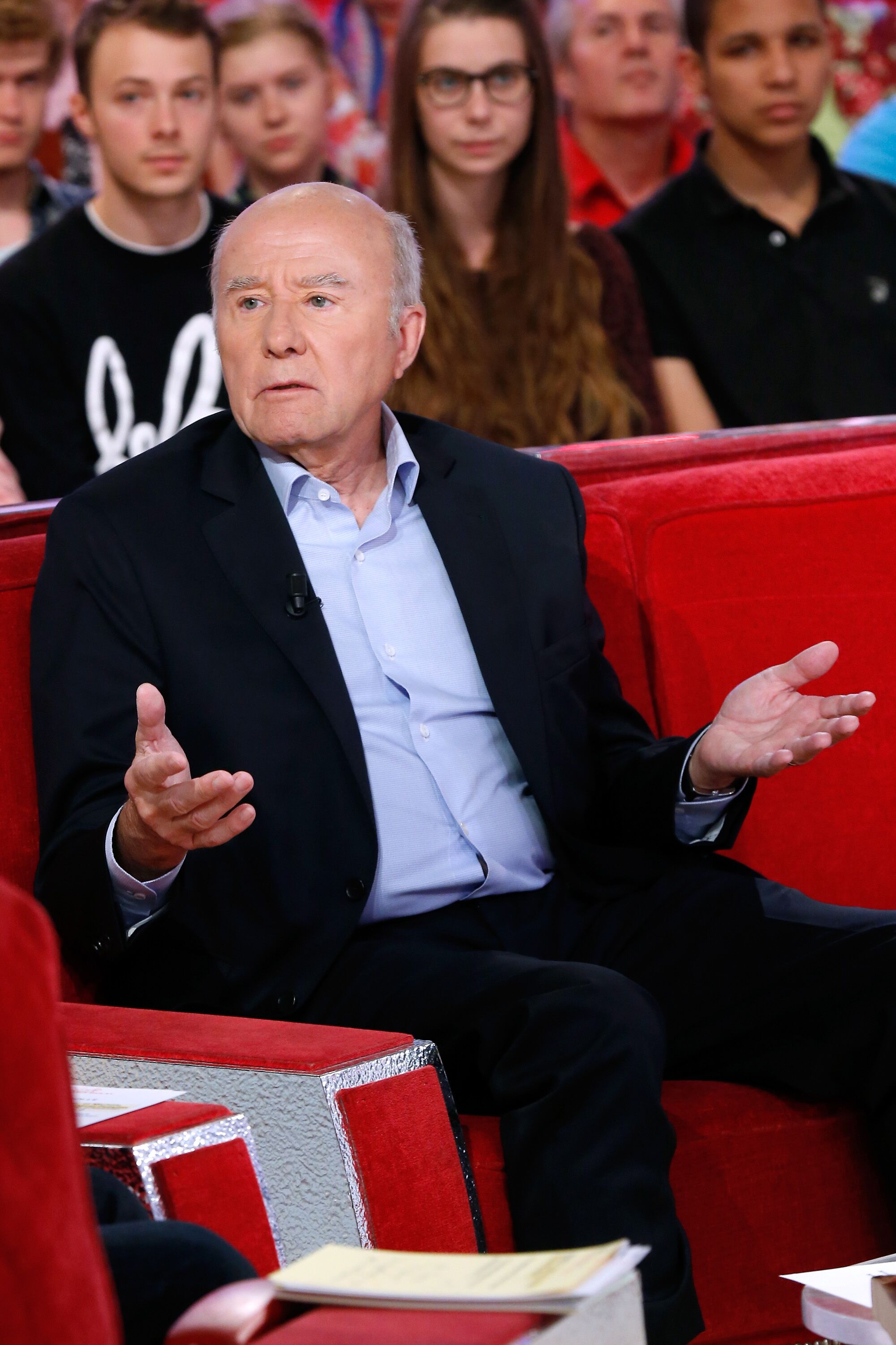 Le journaliste Olivier Mazerolle au Pavillon Gabriel le 2 juin 2015 à Paris, France. | Photo : Getty Images Le journaliste Olivier Mazerolle au Pavillon Gabriel le 2 juin 2015 à Paris, France. | Photo : Getty Images