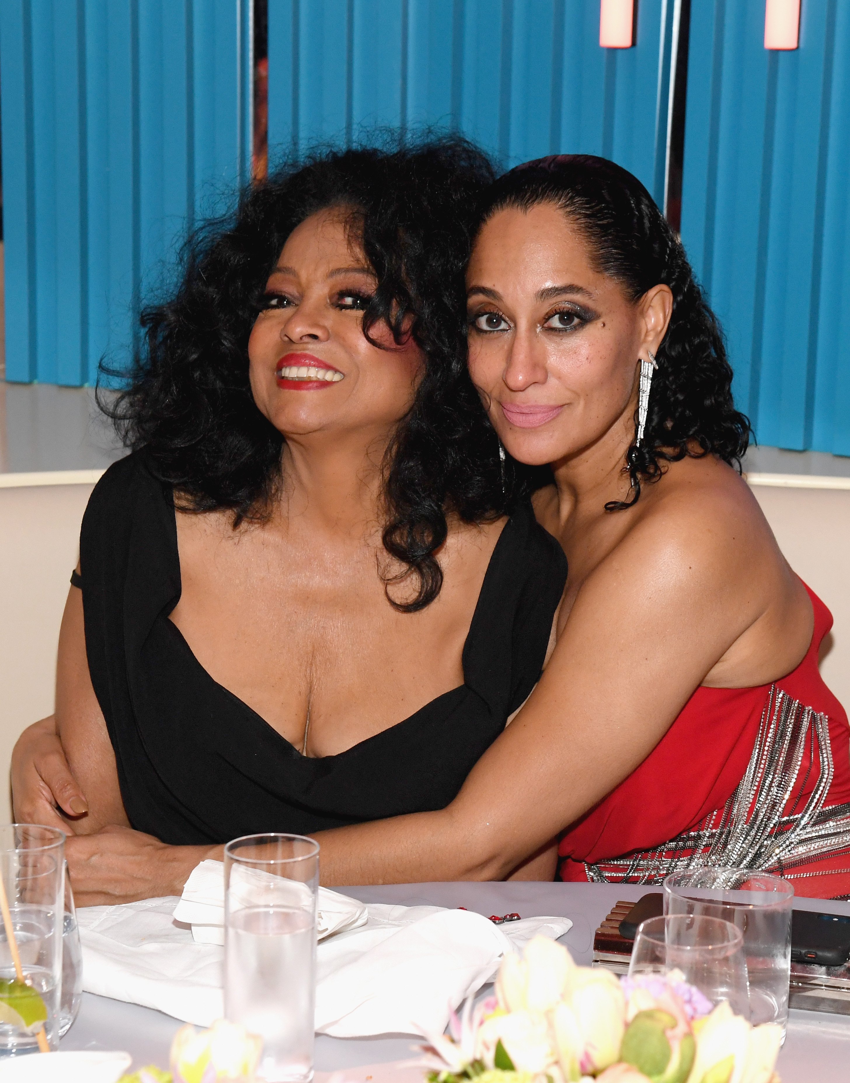 Tracee Ellis Ross hugging her mother, Diana Ross at the 2019 Vanity Fair Oscars Party on February 24, 2019 in Beverly Hills, California. | Photo: Getty Images
