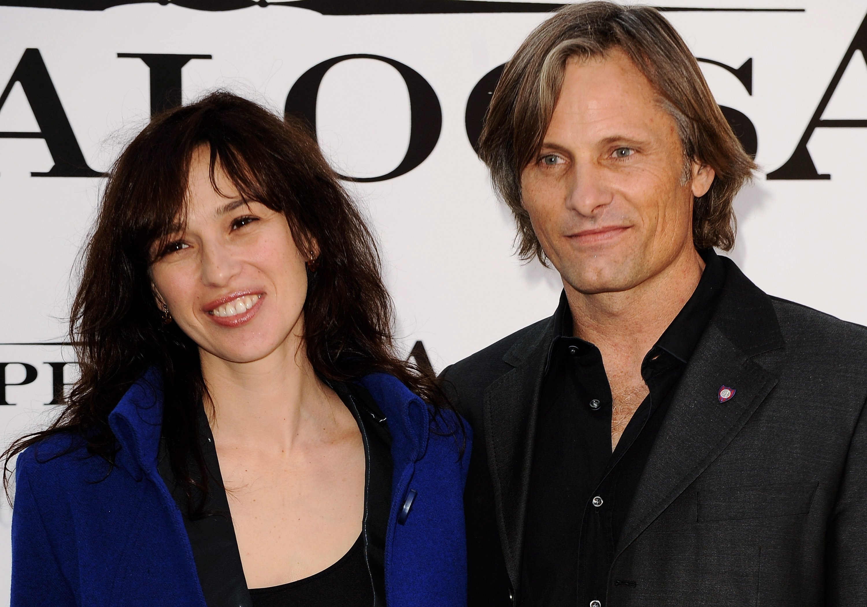Spanish actress Ariadna Gil and Danish-American actor Viggo Mortensen attend the "Appaloosa" photocall on November 20 , 2008, in Madrid, Spain. | Source: Getty Images