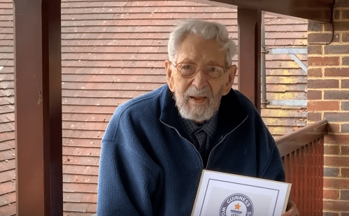 Bob Weighton, officially the oldest man in the world on March 30, 2020. | Source: YouTube/ Guinness World Records
