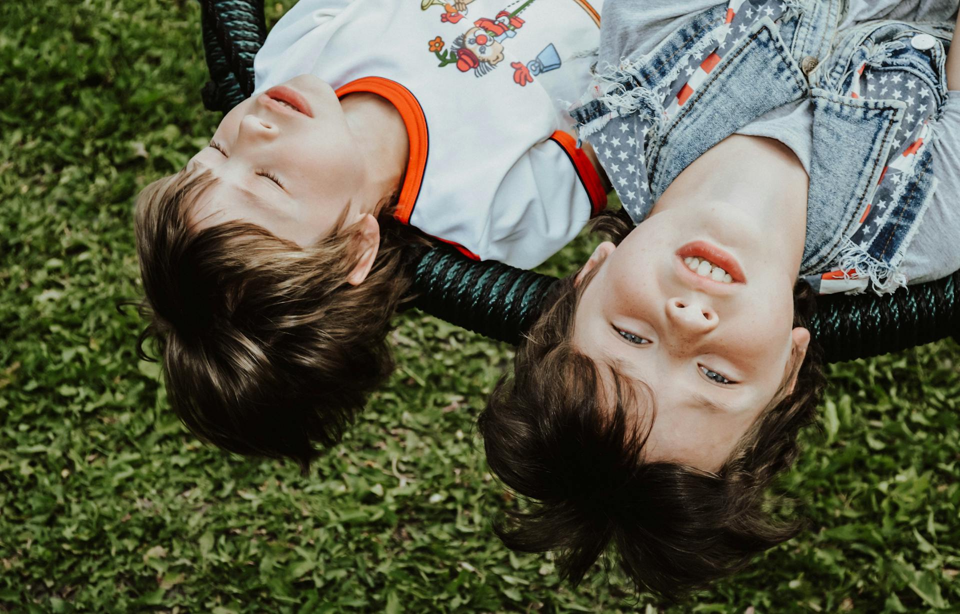Upset twin boys | Source: Pexels