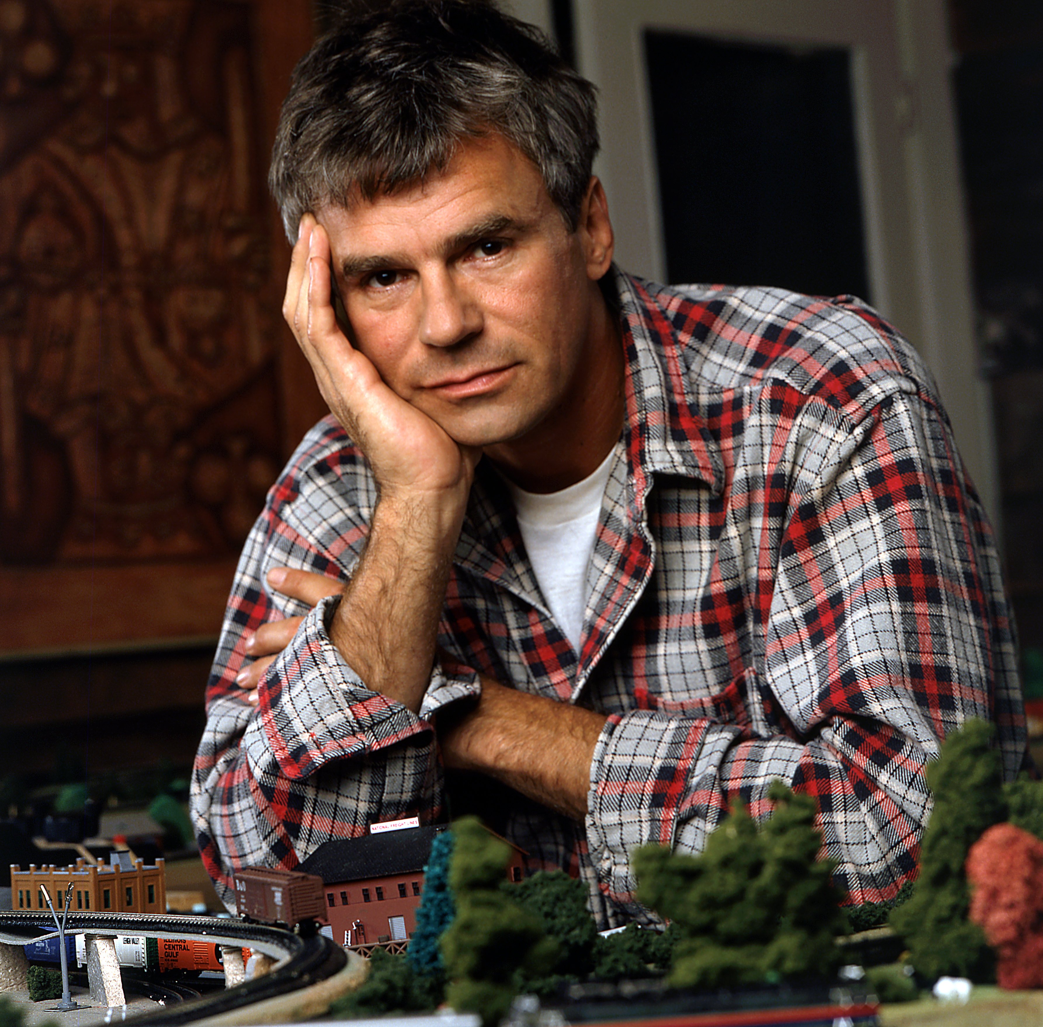 Richard Dean Anderson photographed for , "Past The Bleachers" in 1994. | Source: Getty Images