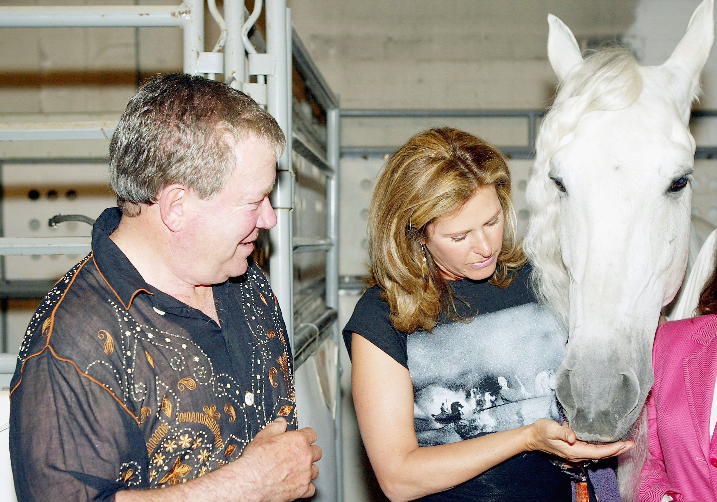 William Shatner and Elizabeth Anderson Martin in California on May 8, 2004 | Source: Getty Images 
