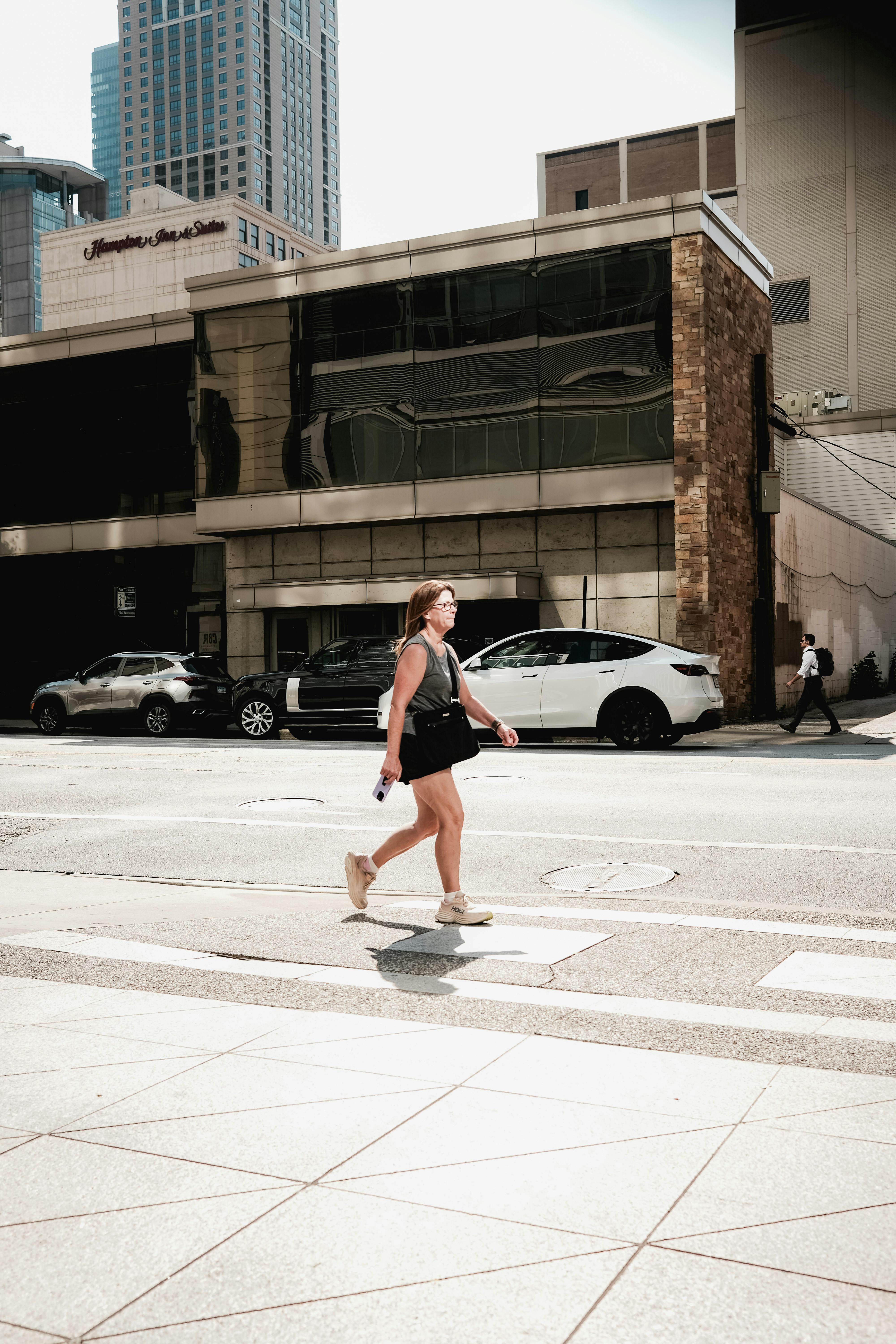 A woman going for a walk. | Source: Pexels