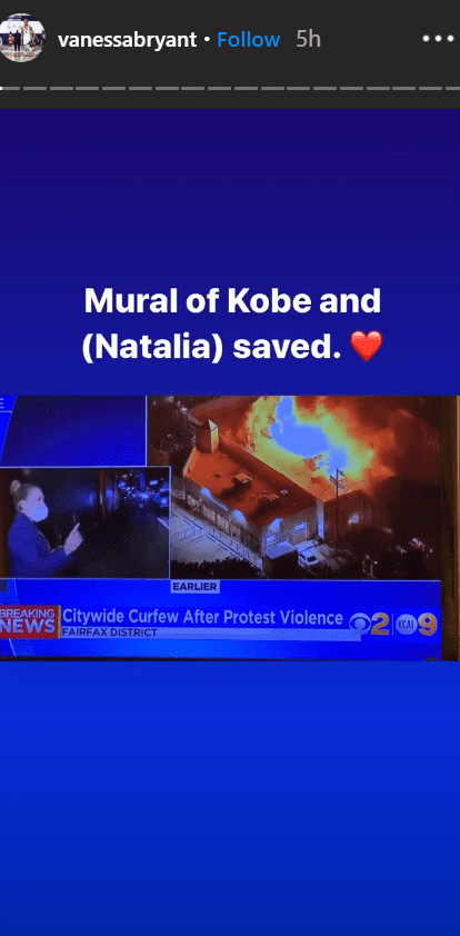 Vanessa shares the photo of saved mural of Kobe and Natalia on her Instagram story. | Photo: Instagram/vanessabryant