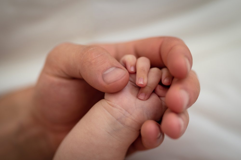 Imagen referencial de la mano de un bebé. | Foto: Shutterstock