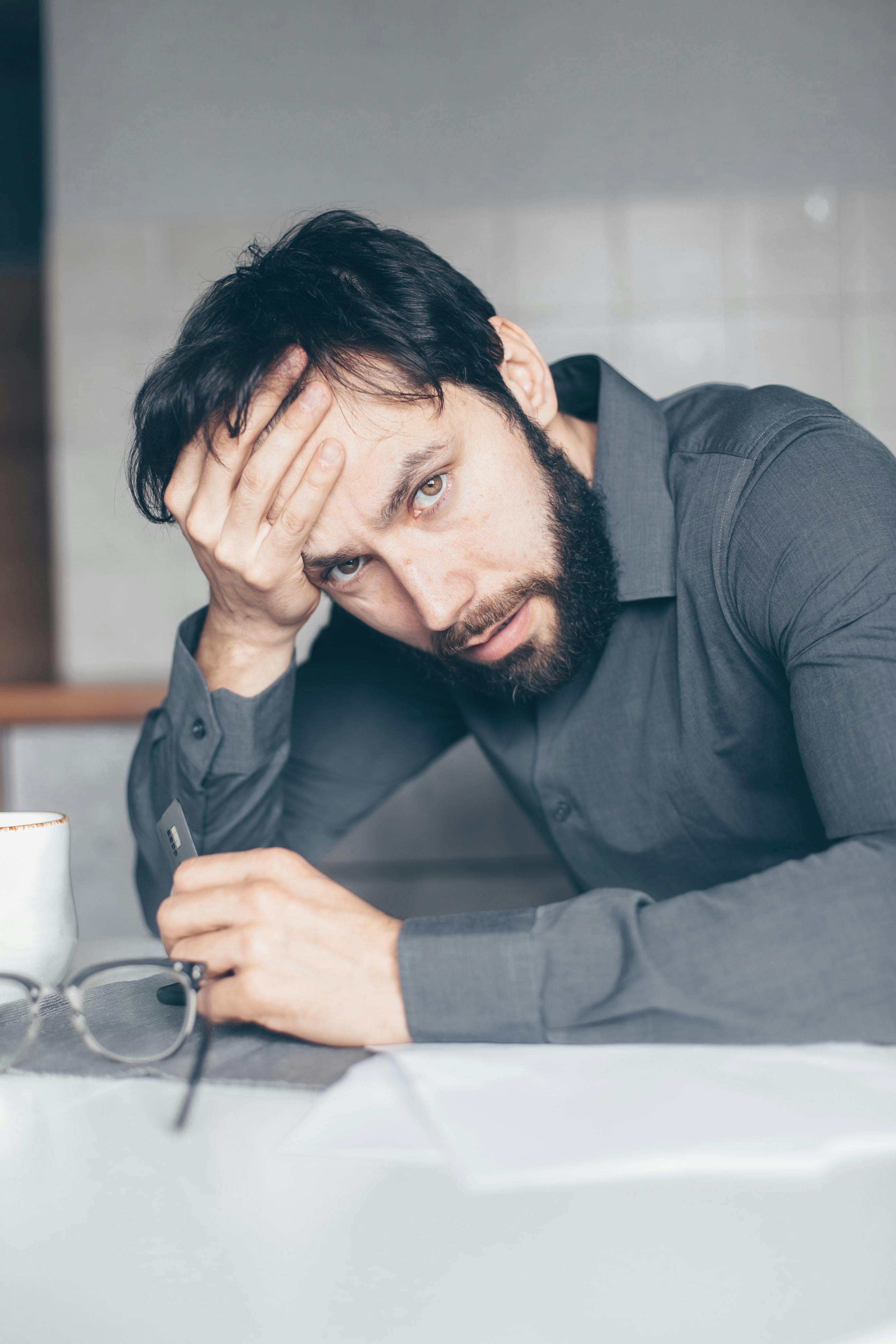 A dumbfounded man | Source: Pexels