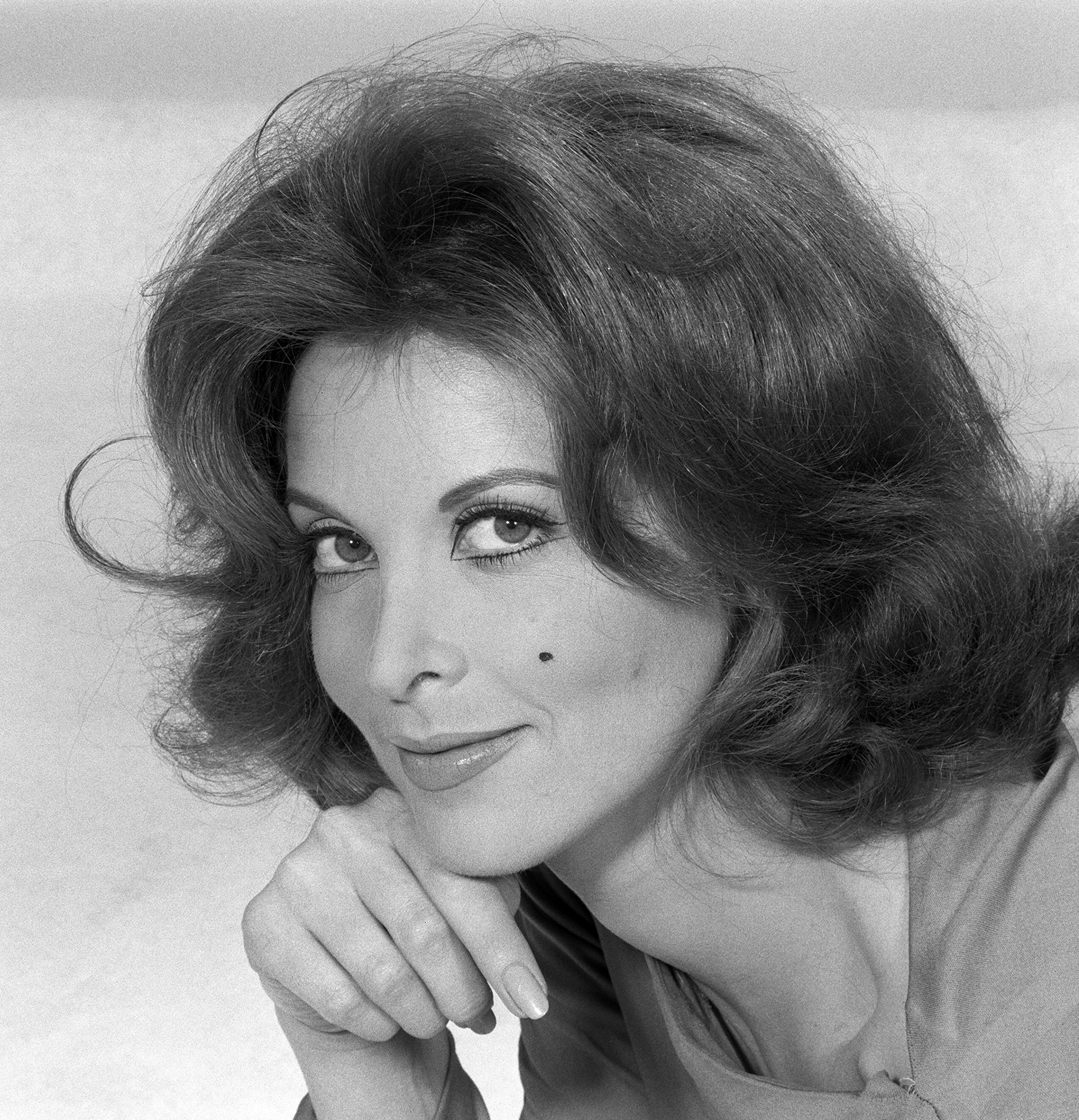 Tina Louise, photographed on June 12, 1964 in Los Angeles, California. | Source: Getty Images