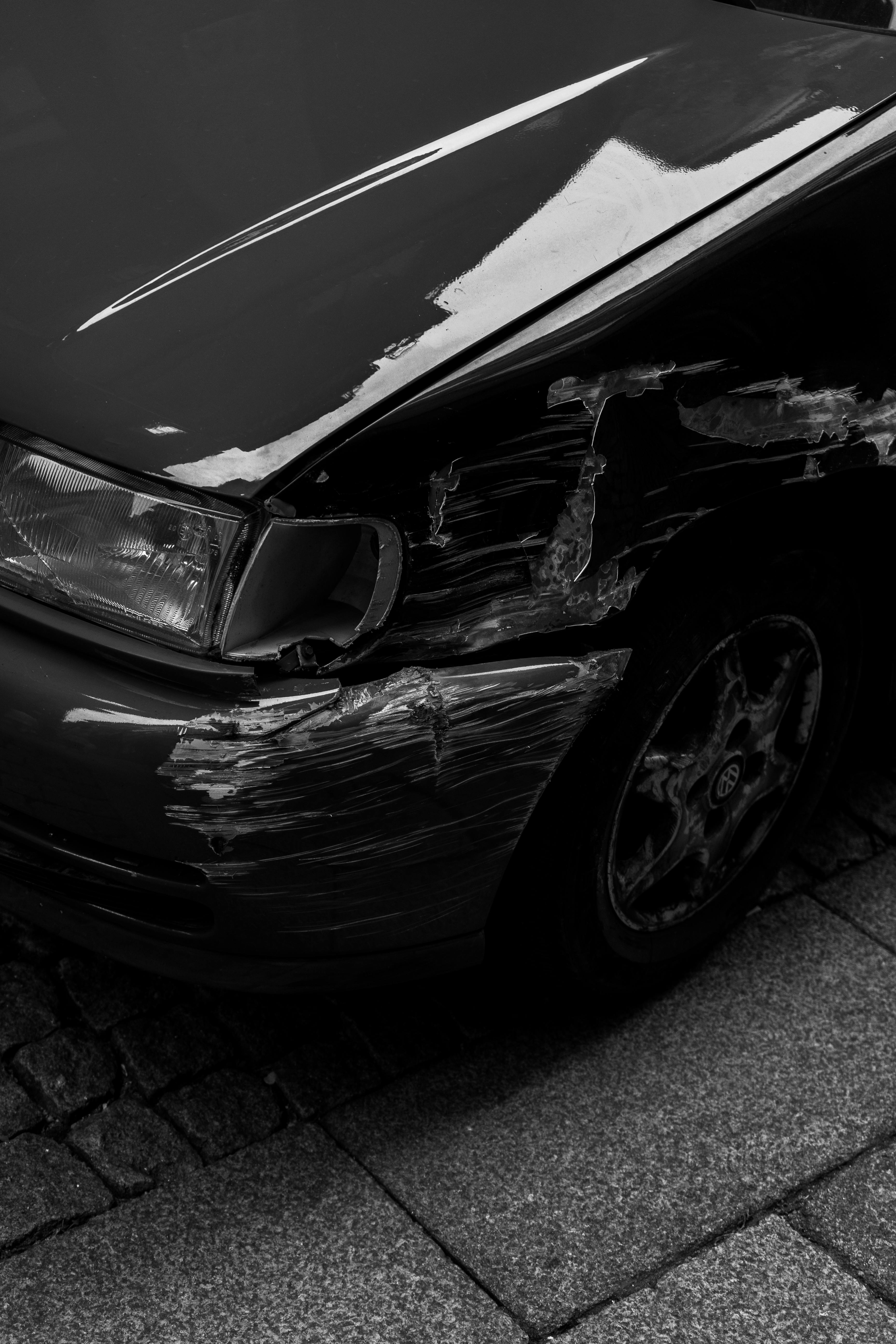 A dented car | Source: Pexels