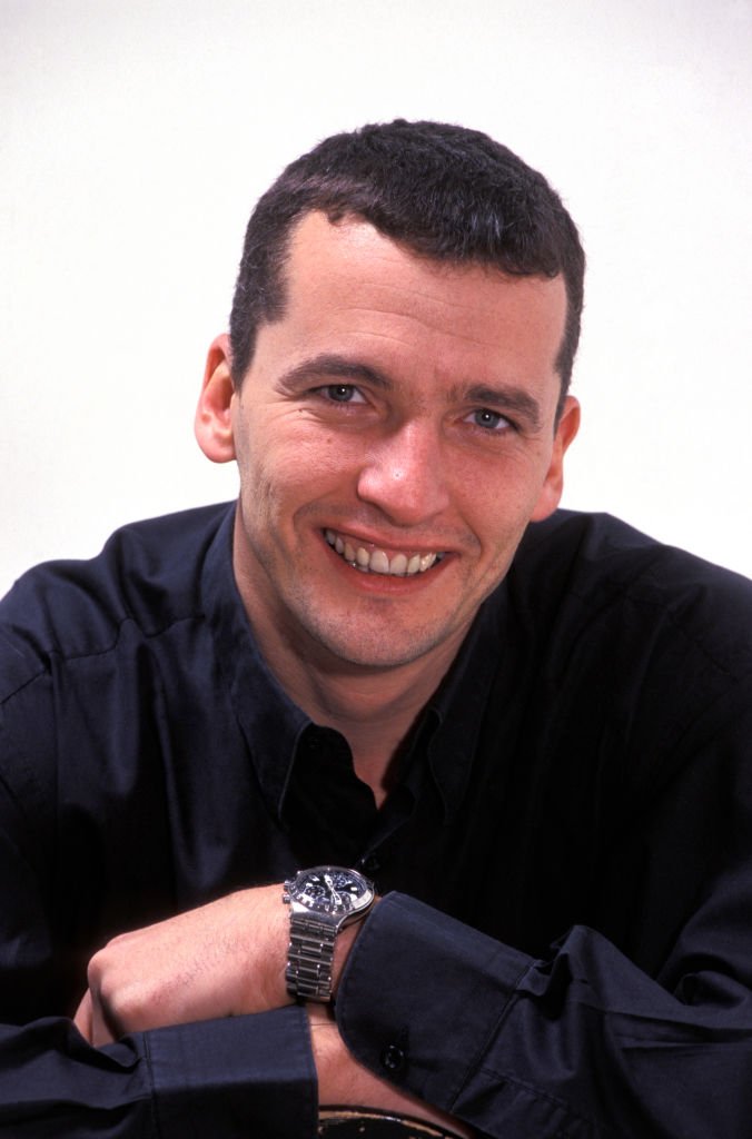 Portrait de l'humoriste Maxime Van Laer dit Maxime en décembre 1999 à Paris, France. | Photo : Getty Images