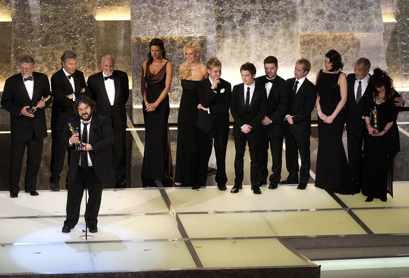 The Cast of 'Lord of the Rings' accepting their Oscar on stage | Photo: Getty Images