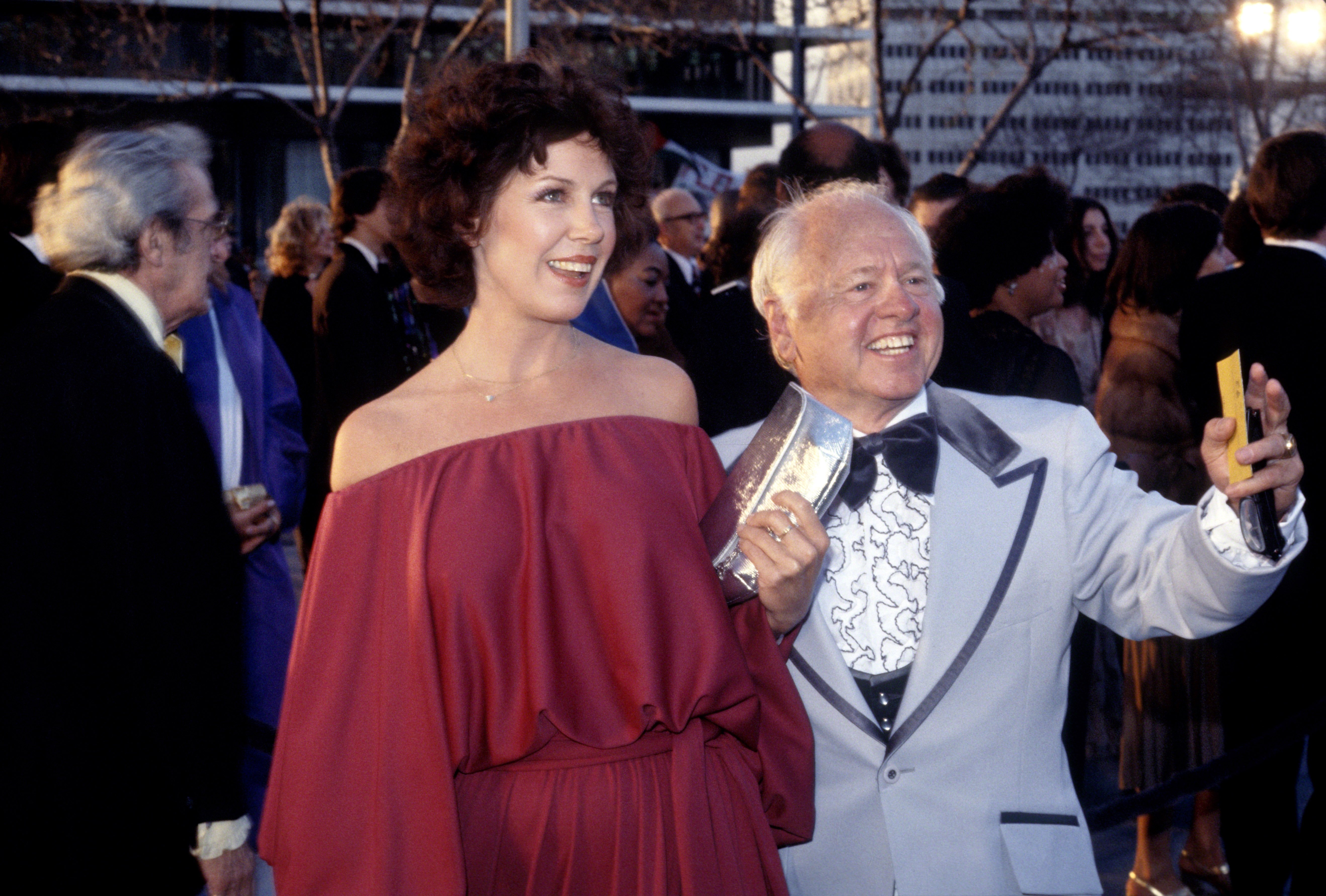 Mickey Rooney with his wife Janet Chamberlin in California 1978.| Source: Getty Images