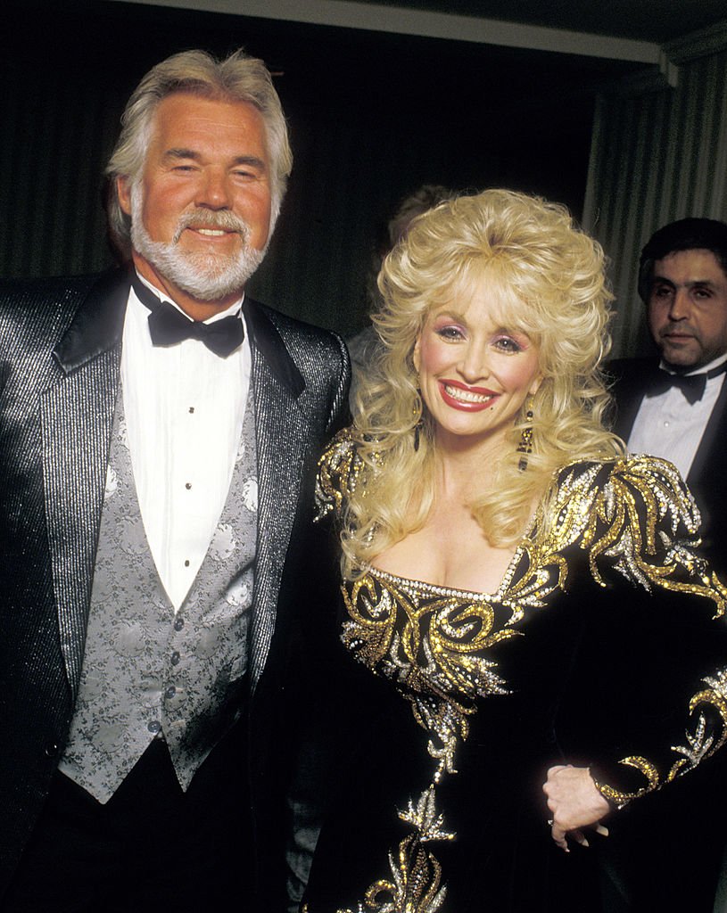 Kenny Rogers and Dolly Parton attend The RP Foundation Fighting Blindness Humanitarian Award Dinner Honoring Frank Bennack, Jr. on April 19, 1988 in New York City | Photo: GettyImages