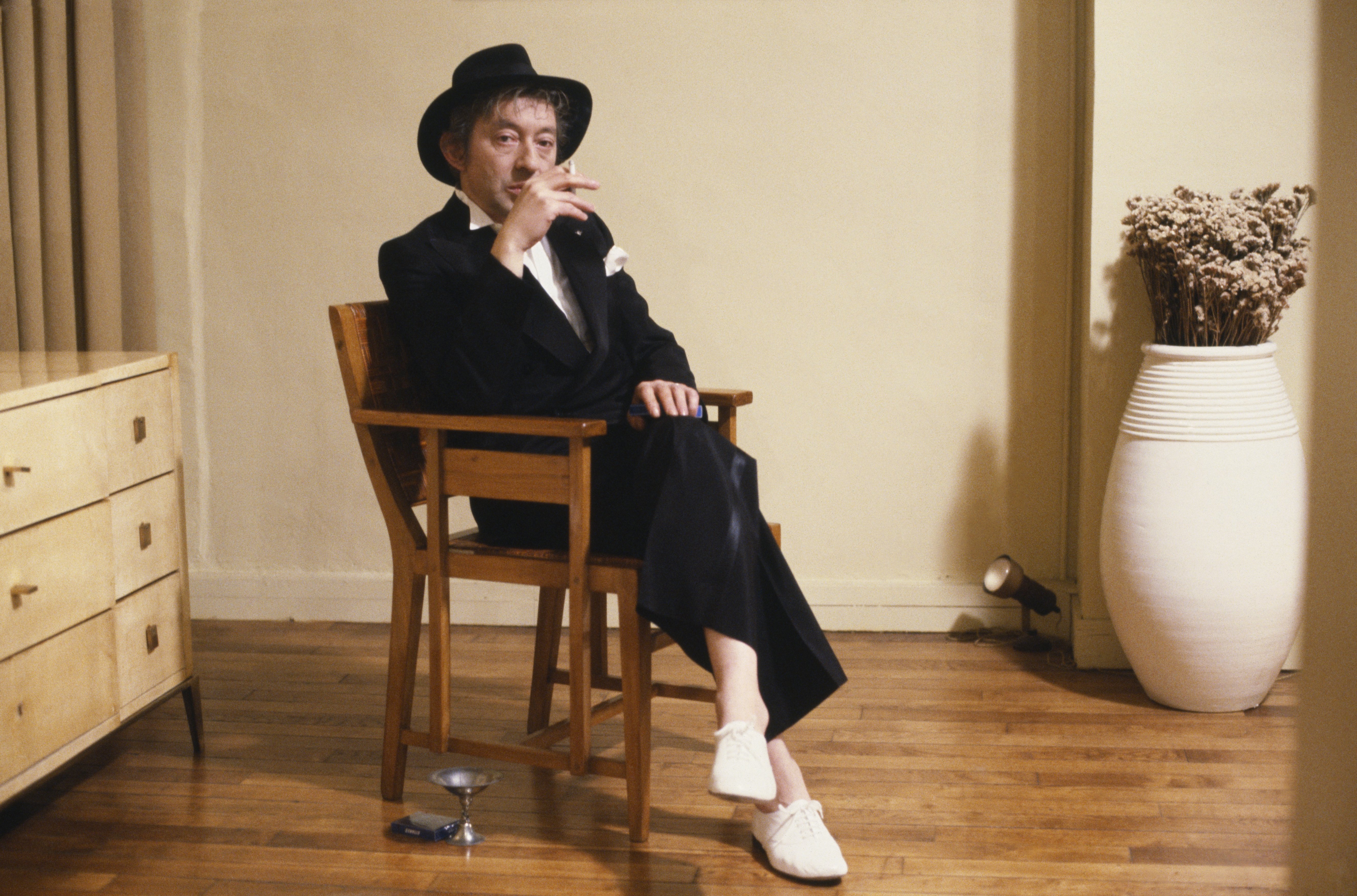 Serge Gainsbourg adepte de la mode. | Photo : Getty Images Serge Gainsbourg adepte de la mode. | Photo : Getty Images
