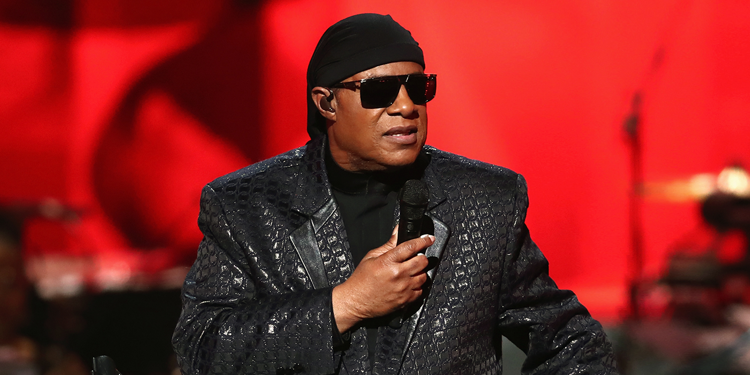 Stevie Wonder Always Performs in Glasses He Took Them off 3 Times to