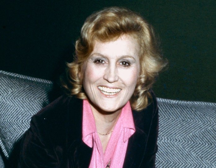 La presentadora española Encarna Sánchez en una foto tomada en Madrid en 1990. | Foto: Getty Images