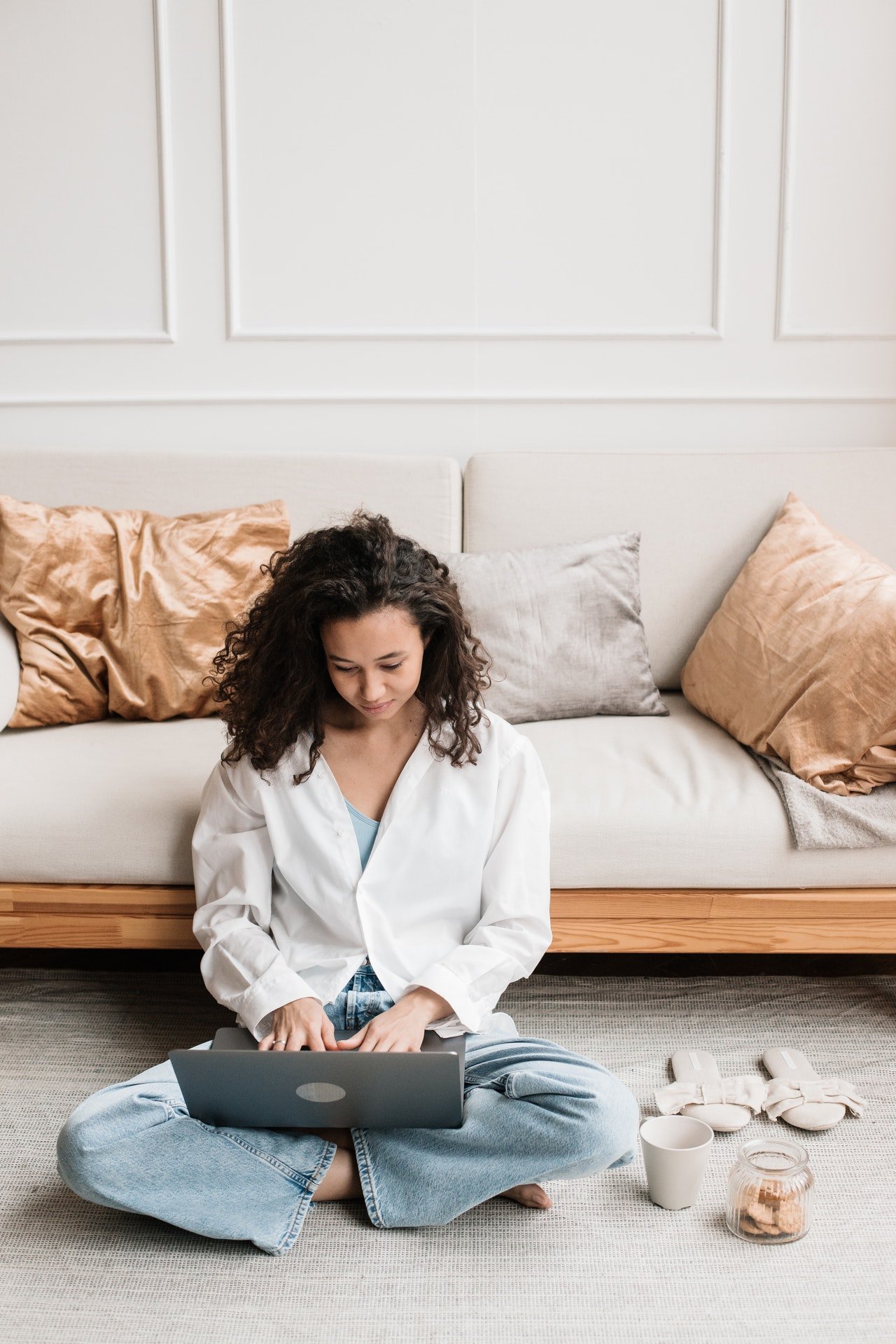 Maria was getting back to her life when she saw her father's last email. | Source: Pexels