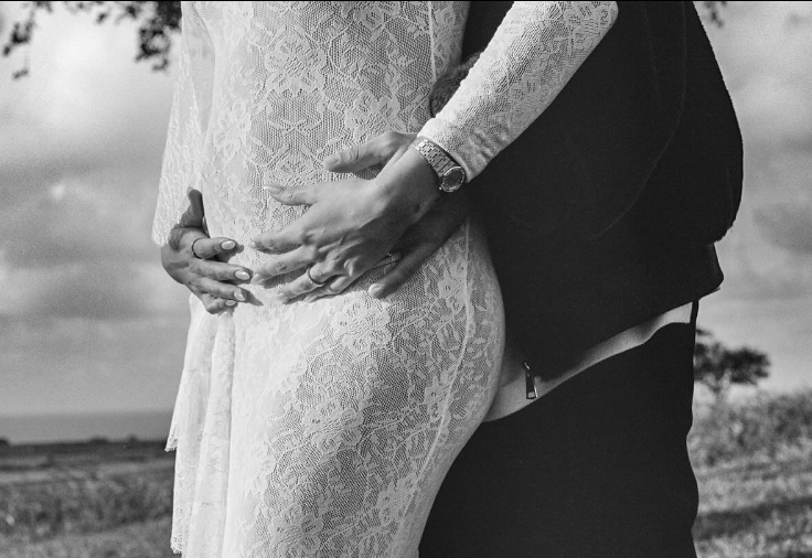 Justin and Hailey Bieber during their pregnancy shoot, from a post dated May 9, 2024 | Source: Instagram/haileybieber