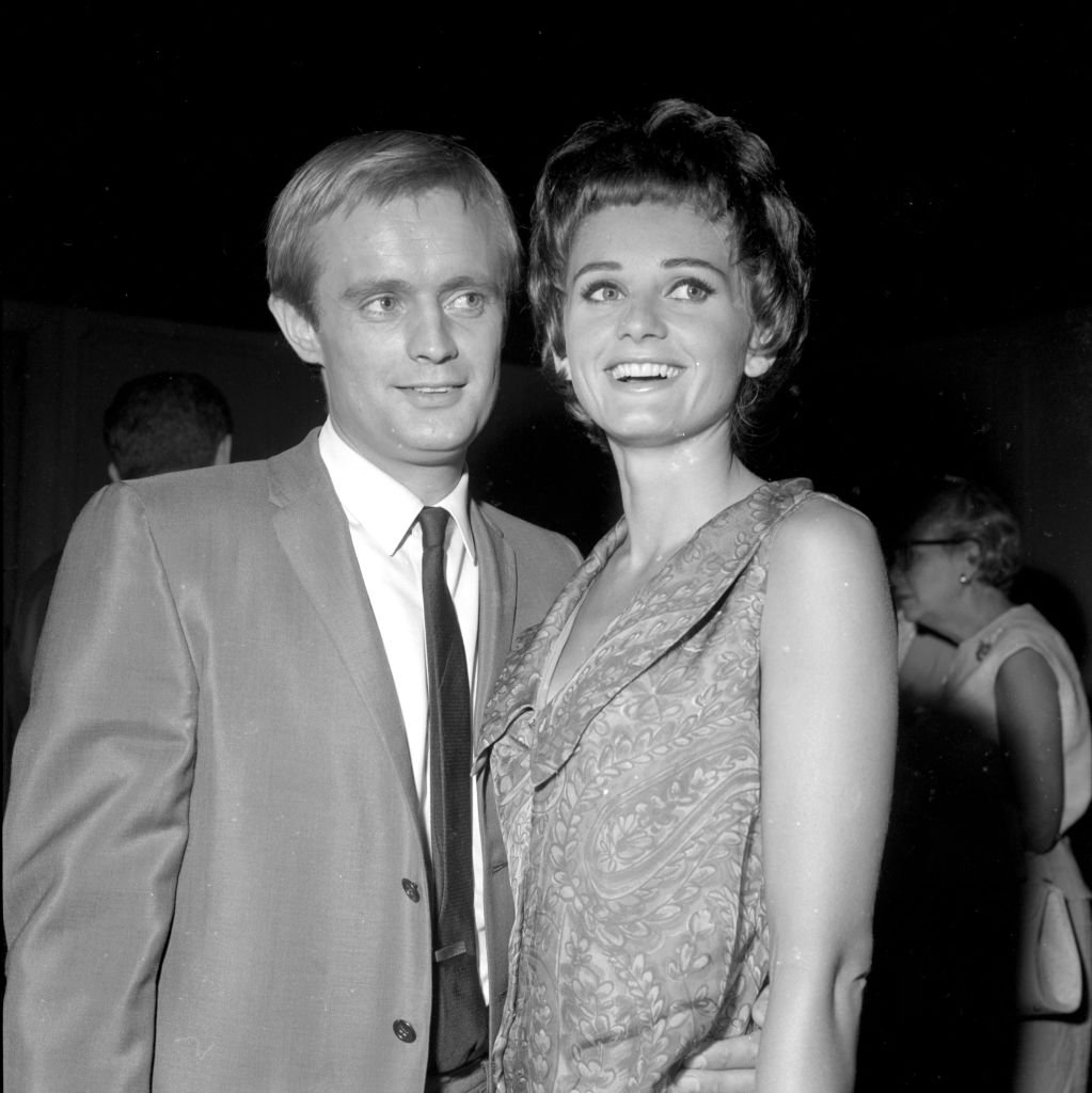 David McCallum and Jill Ireland at the 1966 Emmy awards in Los Angeles | Photo: Getty Images