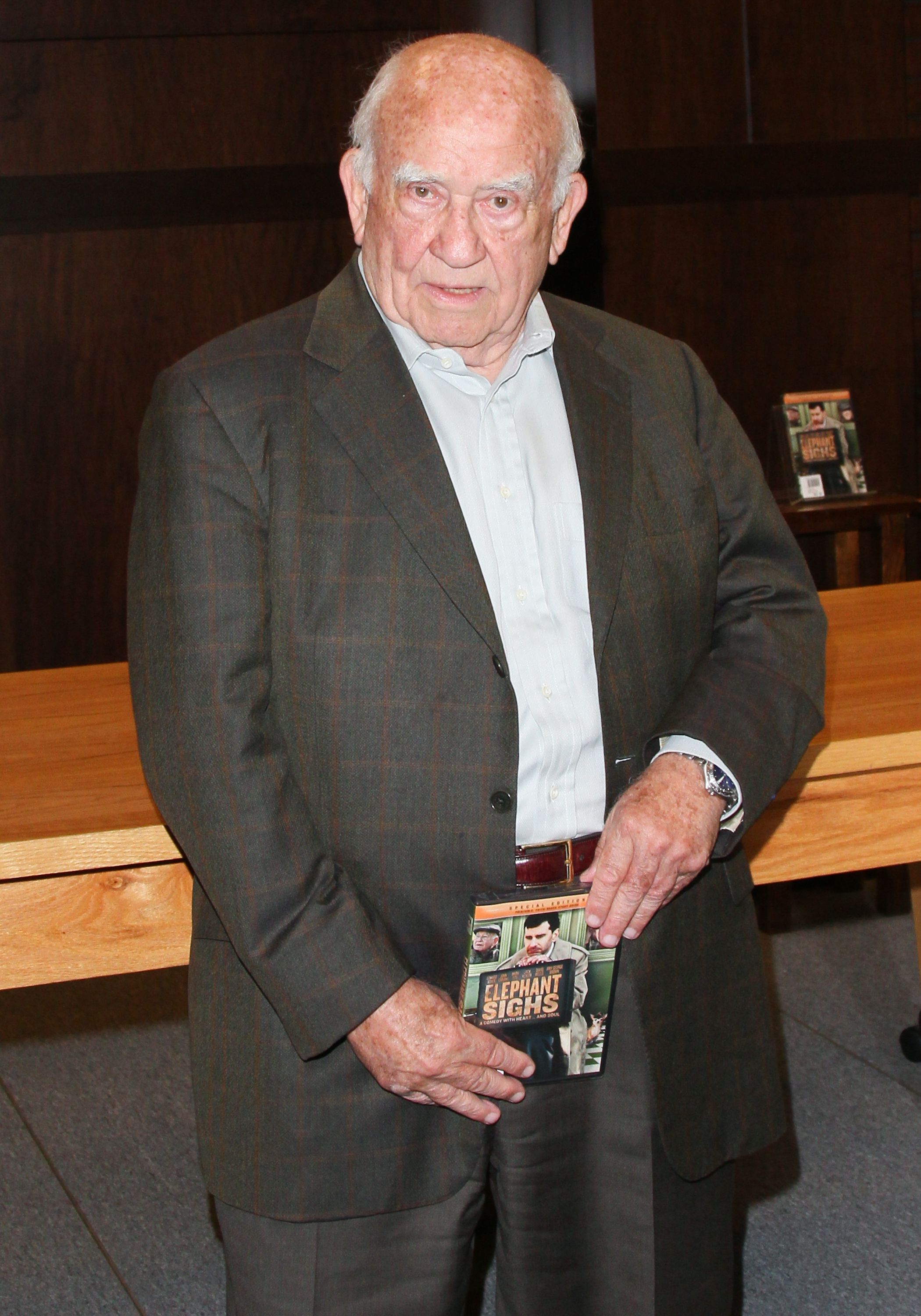 Ed Asner at the DVD signing for "Elephant Sighs" at Barnes & Noble bookstore on June 12, 2012, in Los Angeles, California | Photo: Paul Archuleta/Getty Images