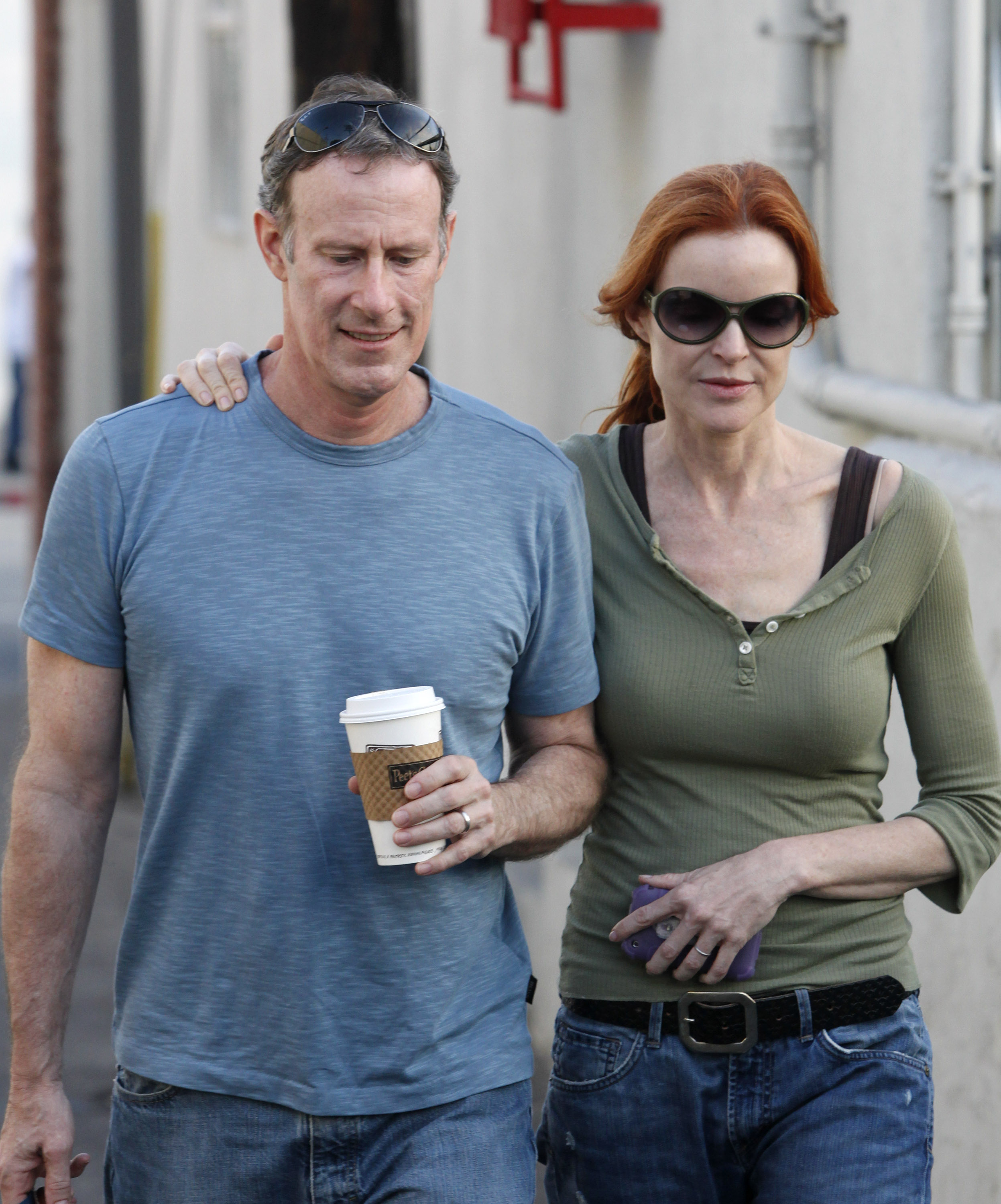 Tom Mahoney and Marcia Cross spotted in Brentwood on October 24, 2009, in Los Angeles, California. | Source: Getty Images