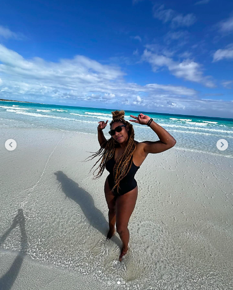 Serena Williams posing for a picture on the beach posted on January 23, 2024 | Source: Instagram/serenawilliams