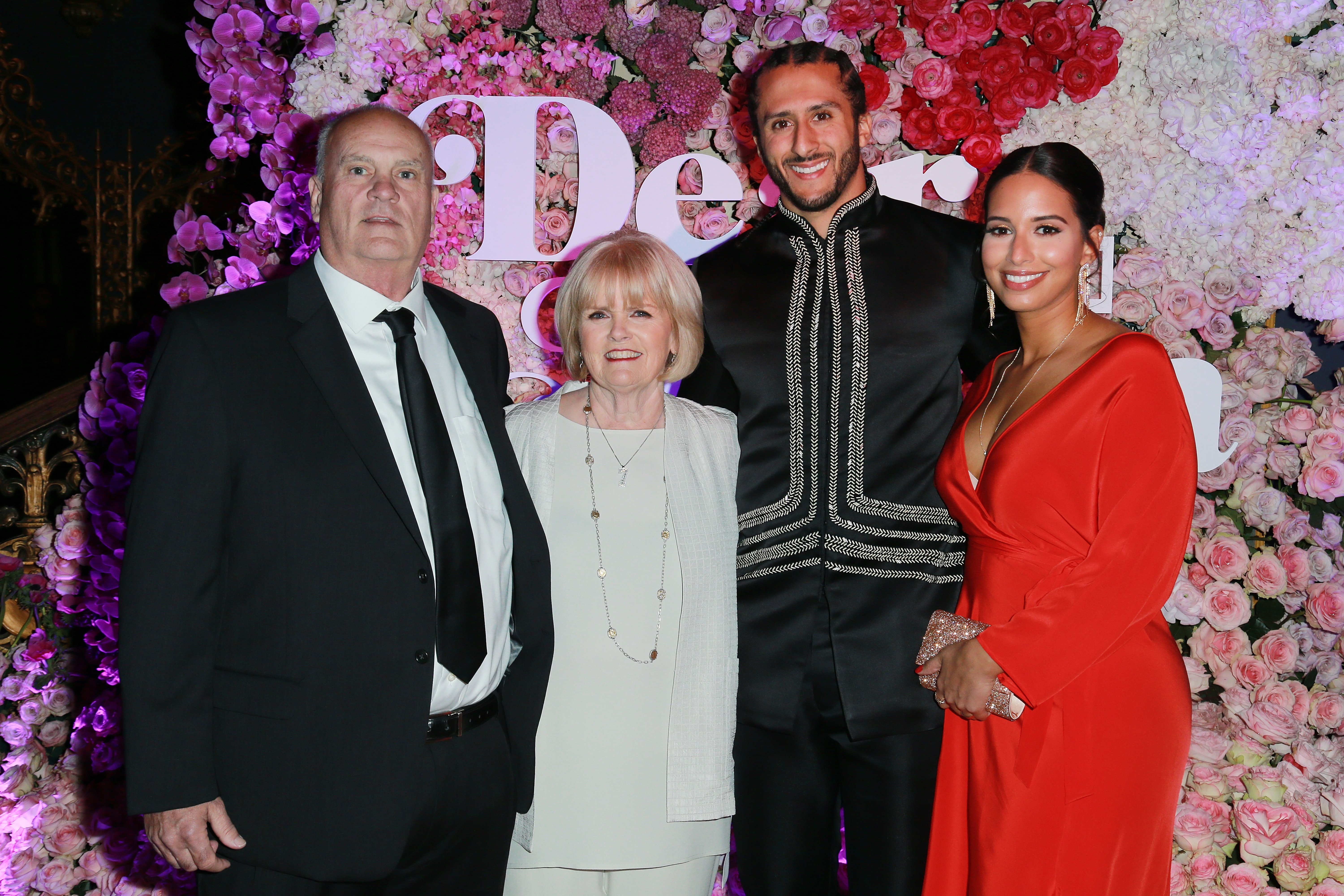 Rick Kaepernick, Teresa Kaepernick, Colin Kaepernick and Nessa Diab posed at the VH1's 3rd Annual "Dear Mama: A Love Letter To Moms" - Cocktail Reception in Los Angeles | Source: Getty Images