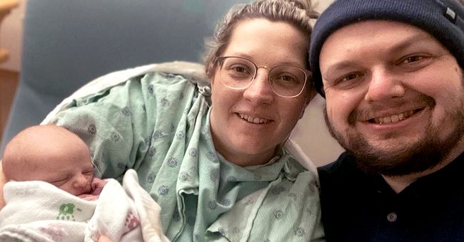 Nicci and Kelsie Garlic with their newborn baby Charlie Keith Garlic. | Source: twitter.com/people